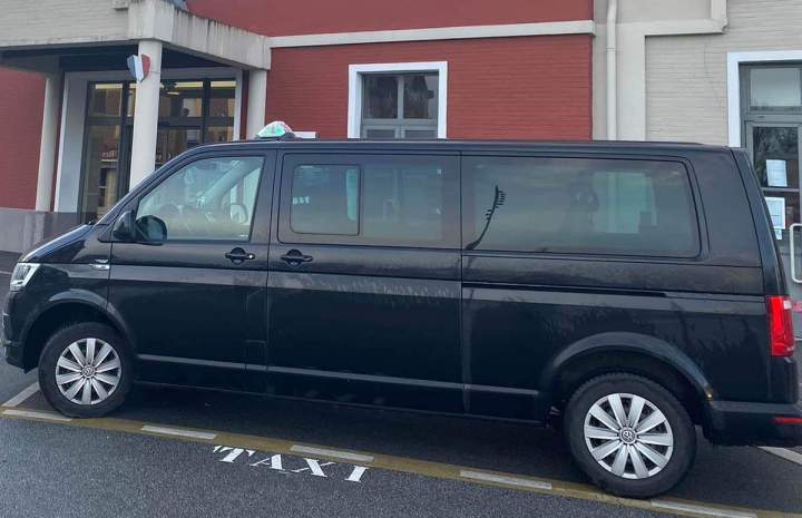 Un service de transport à destination ou en provenance de la gare